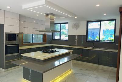 5 Bed Villa with En Suite in Nyali Area