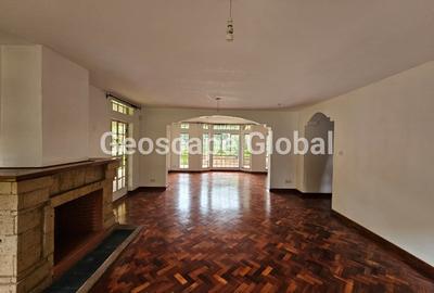 5 Bed House with En Suite in Rosslyn - 2