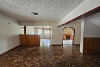 5 Bed House with En Suite in Nyari - 2