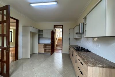 4 Bed Townhouse with En Suite in Lavington - 3