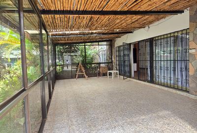 5 Bed Townhouse with En Suite at James Gichuru - 4
