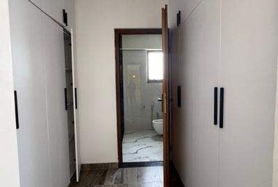 2 Bed Apartment with En Suite in Nyali Area - 2