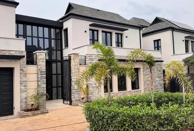 4 Bed Townhouse with En Suite in Runda - 2