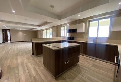 3 Bed Apartment with En Suite in Parklands - 2
