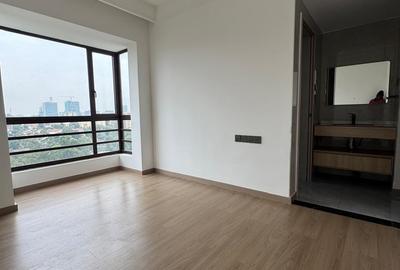3 Bed Apartment with En Suite at Riverside - 2