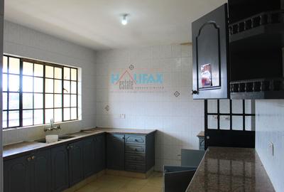 3 Bed Apartment with Borehole at Mogotio Rd - 4