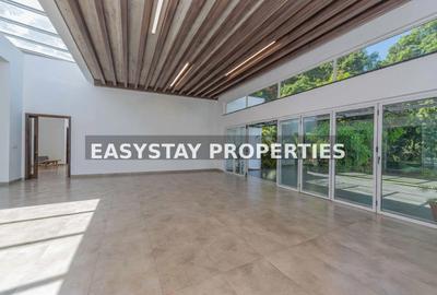 4 Bed House with En Suite in Runda - 2
