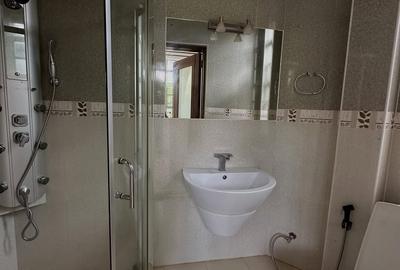 6 Bed House with En Suite at Nyari - 2
