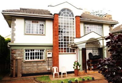 4 Bed Villa with En Suite in Runda - 2