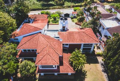 5 Bed House with En Suite at Old Nyali