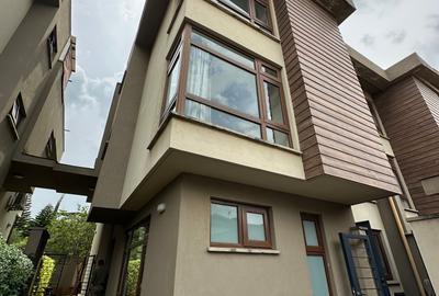 4 Bed Villa with En Suite in Langata
