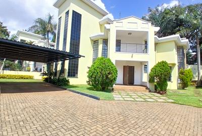 5 Bed Townhouse with En Suite at Lavington Green - 2