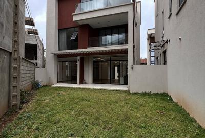 5 Bed Townhouse with En Suite in Lavington