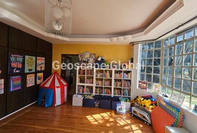 5 Bed House with En Suite in Nyari - 4