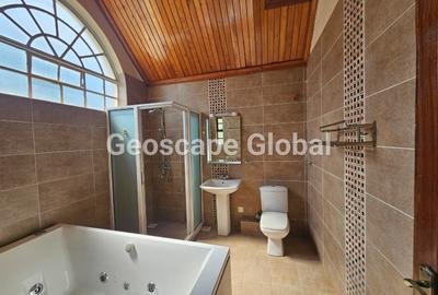5 Bed Townhouse with En Suite in Lavington - 2
