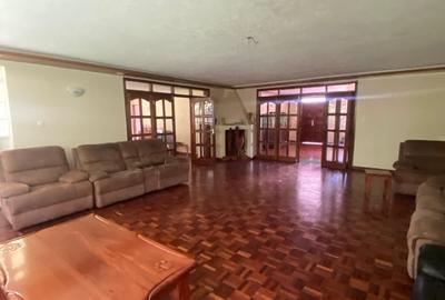 6 Bed House with En Suite in Karen - 2