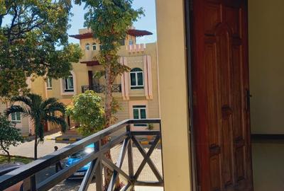 5 Bed House with En Suite in Nyali Area - 3