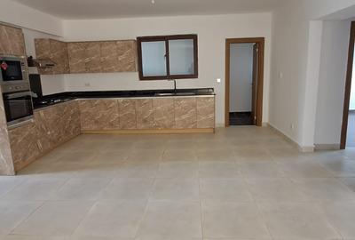 3 Bed Apartment with En Suite in Rhapta Road - 2