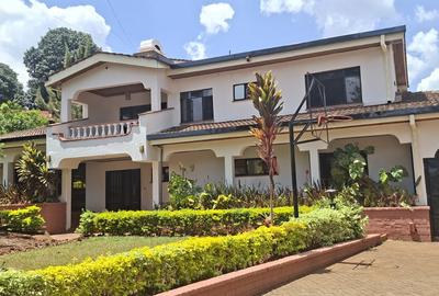 4 Bed House with En Suite in Nyari