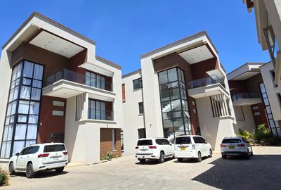 5 Bed Townhouse with En Suite at Isaac Gathanju Close