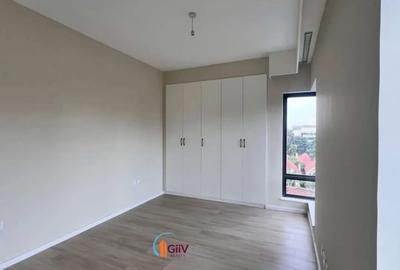 2 Bed Apartment with En Suite in Riverside - 4
