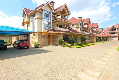 4 Bed Townhouse with En Suite at Lavington - 3