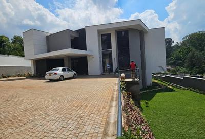 5 Bed Villa with En Suite at Nyari - 2