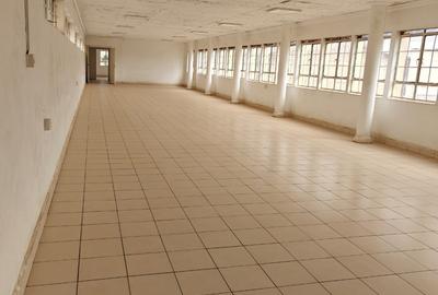 0.47 ft² Office with Parking in Industrial Area - 4