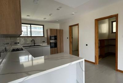 4 Bed Apartment with En Suite in Westlands Area - 3