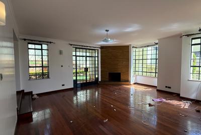 5 Bed Townhouse with En Suite in Lavington - 4
