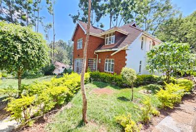 5 Bed House with En Suite in Rosslyn