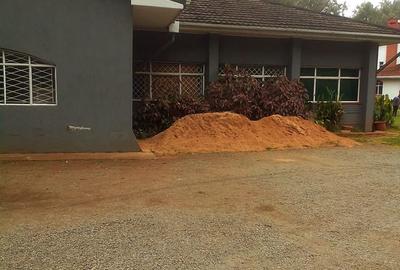 Commercial Property with Parking in Lavington - 4