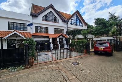 5 Bed Townhouse with En Suite in Westlands Area - 3