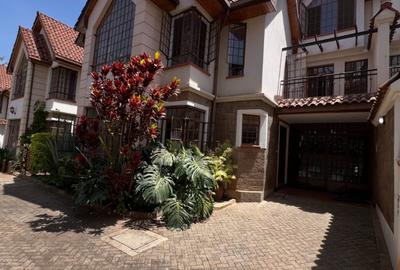 4 Bed Townhouse with En Suite in Lavington - 3