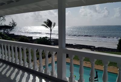 4 Bed House with En Suite in Bofa - 4
