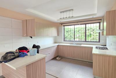 4 Bed Townhouse with En Suite in Lavington - 3