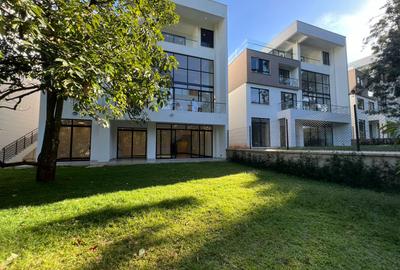 6 Bed Townhouse with En Suite at Peponi Rd
