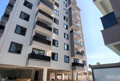 Serviced 3 Bed Apartment with En Suite at Moyne Drive - 2