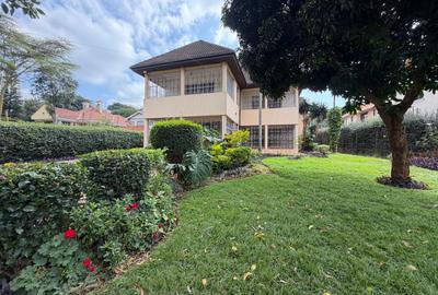 5 Bed House with En Suite in Runda