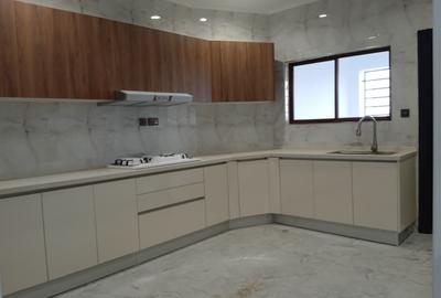 3 Bed Apartment with En Suite in Kileleshwa - 3