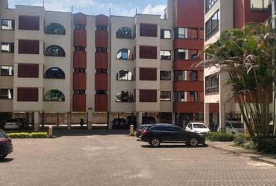 3 Bed Apartment with En Suite in State House