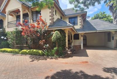 5 Bed Townhouse with En Suite in Lavington