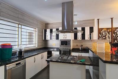 3 Bed Apartment with En Suite in Kileleshwa - 3