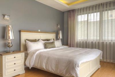 Furnished 3 Bed Apartment with En Suite in Brookside - 2