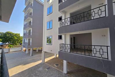 3 Bed Apartment with En Suite at Beach Road