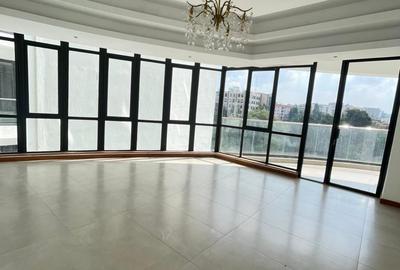 4 Bed Apartment in Riverside