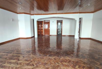 3 Bed Apartment with En Suite in Brookside