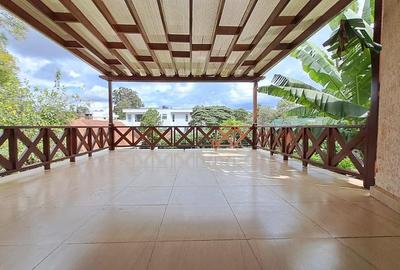 5 Bed Townhouse with En Suite at Lavington Green - 3