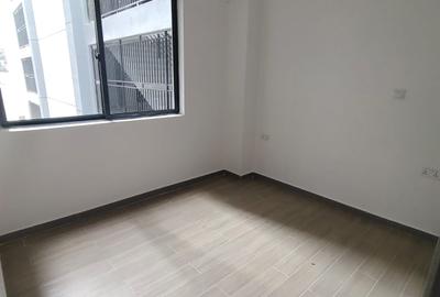 1 Bed Apartment with Gym in Riverside - 3