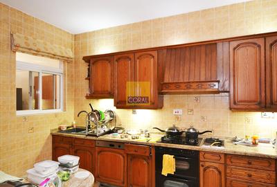 4 Bed Apartment in Rhapta Road - 4